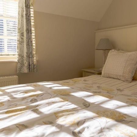 Jasmine Cottage - 2 Bedroom In Heart Of Bourton! Екстер'єр фото