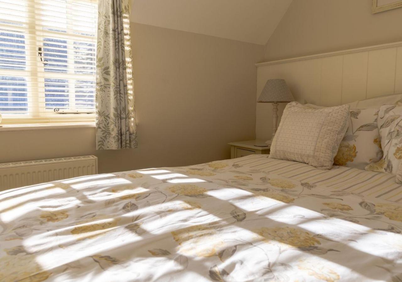 Jasmine Cottage - 2 Bedroom In Heart Of Bourton! Екстер'єр фото