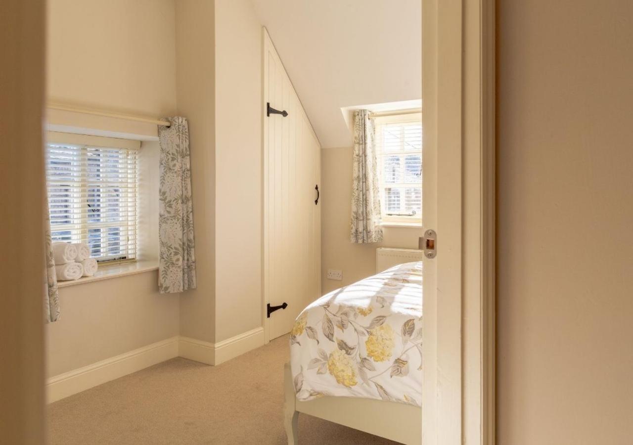 Jasmine Cottage - 2 Bedroom In Heart Of Bourton! Екстер'єр фото