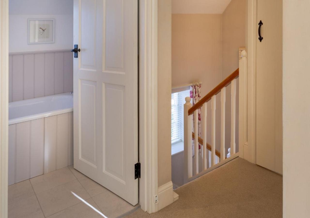 Jasmine Cottage - 2 Bedroom In Heart Of Bourton! Екстер'єр фото