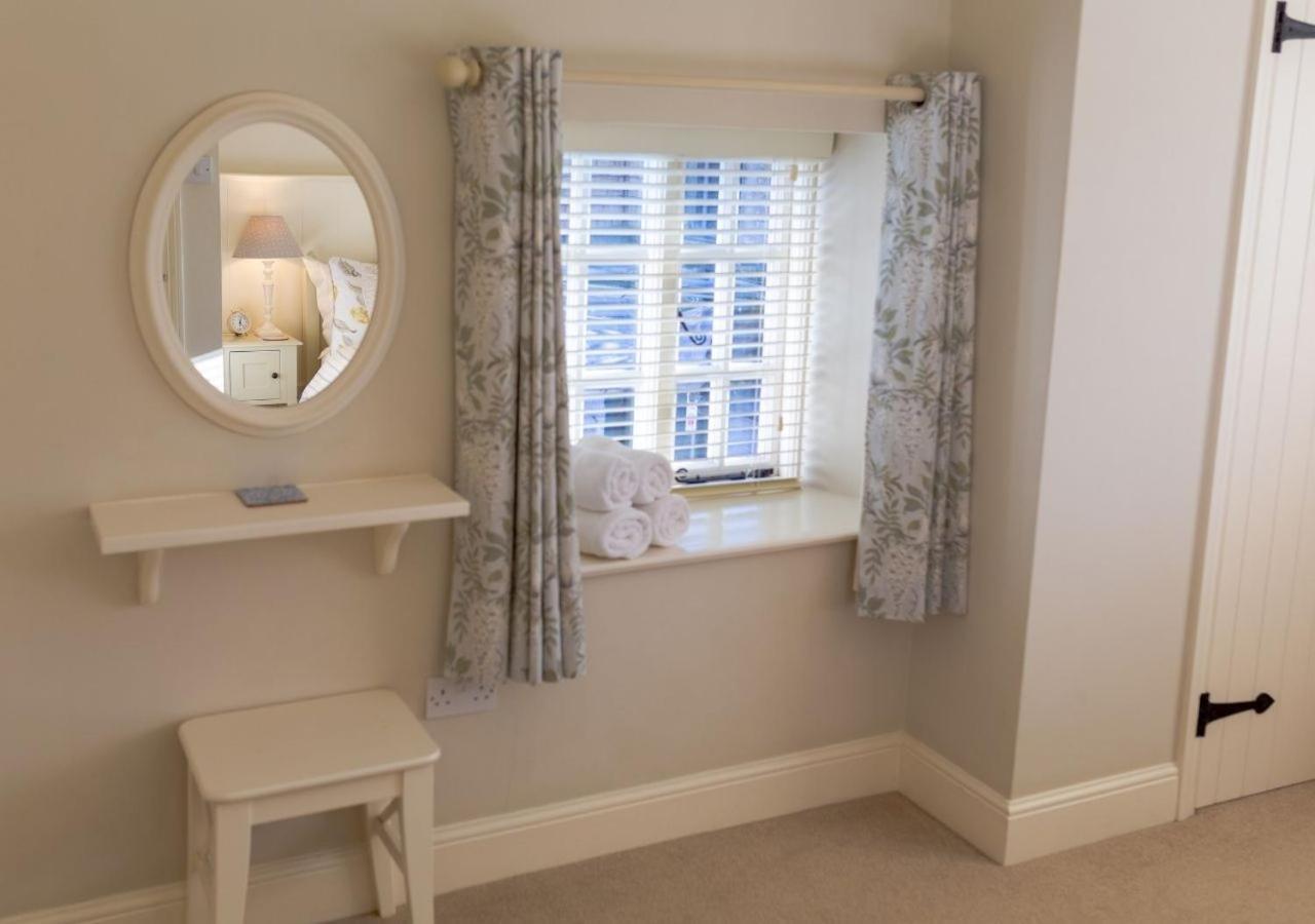 Jasmine Cottage - 2 Bedroom In Heart Of Bourton! Екстер'єр фото