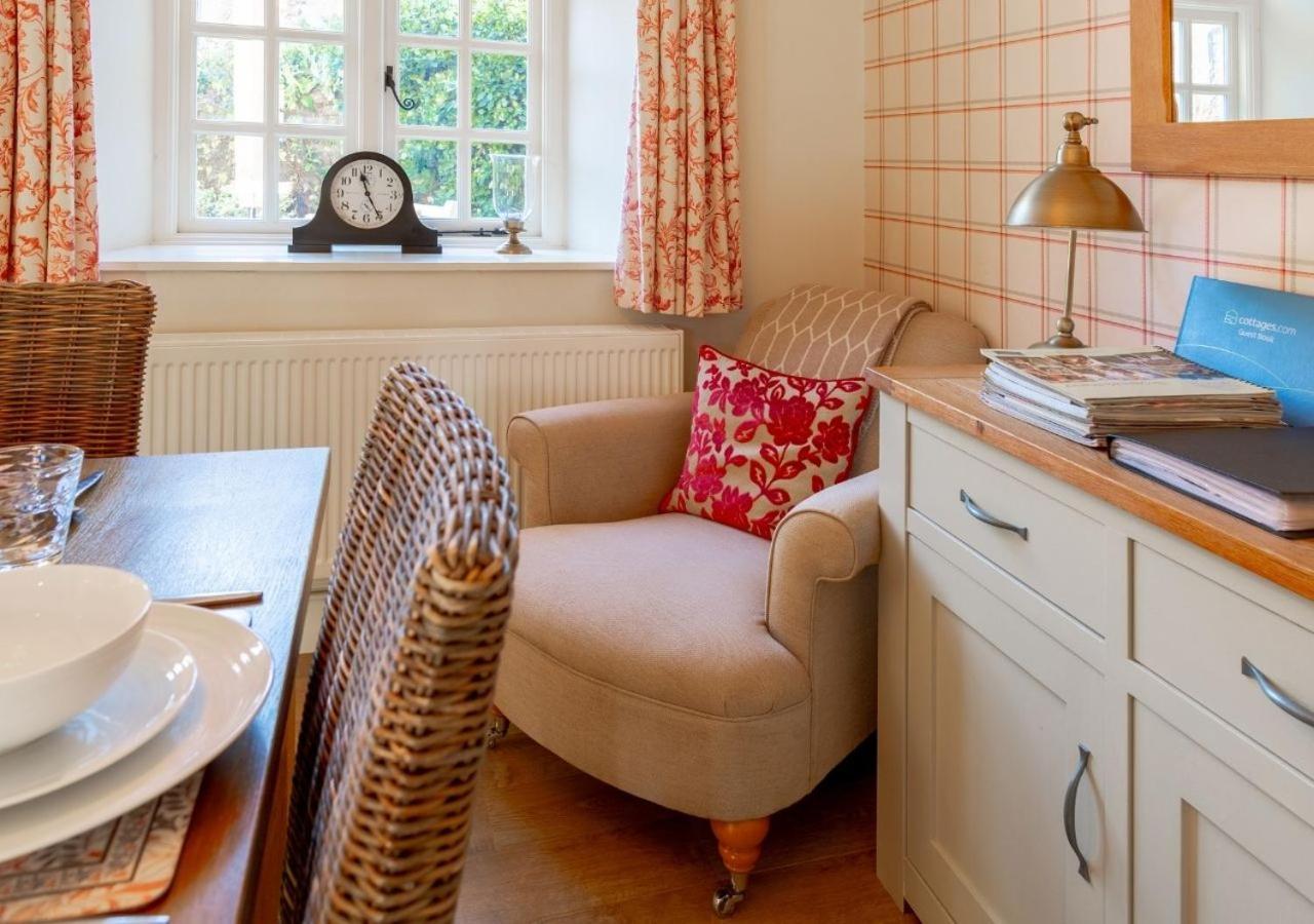 Jasmine Cottage - 2 Bedroom In Heart Of Bourton! Екстер'єр фото