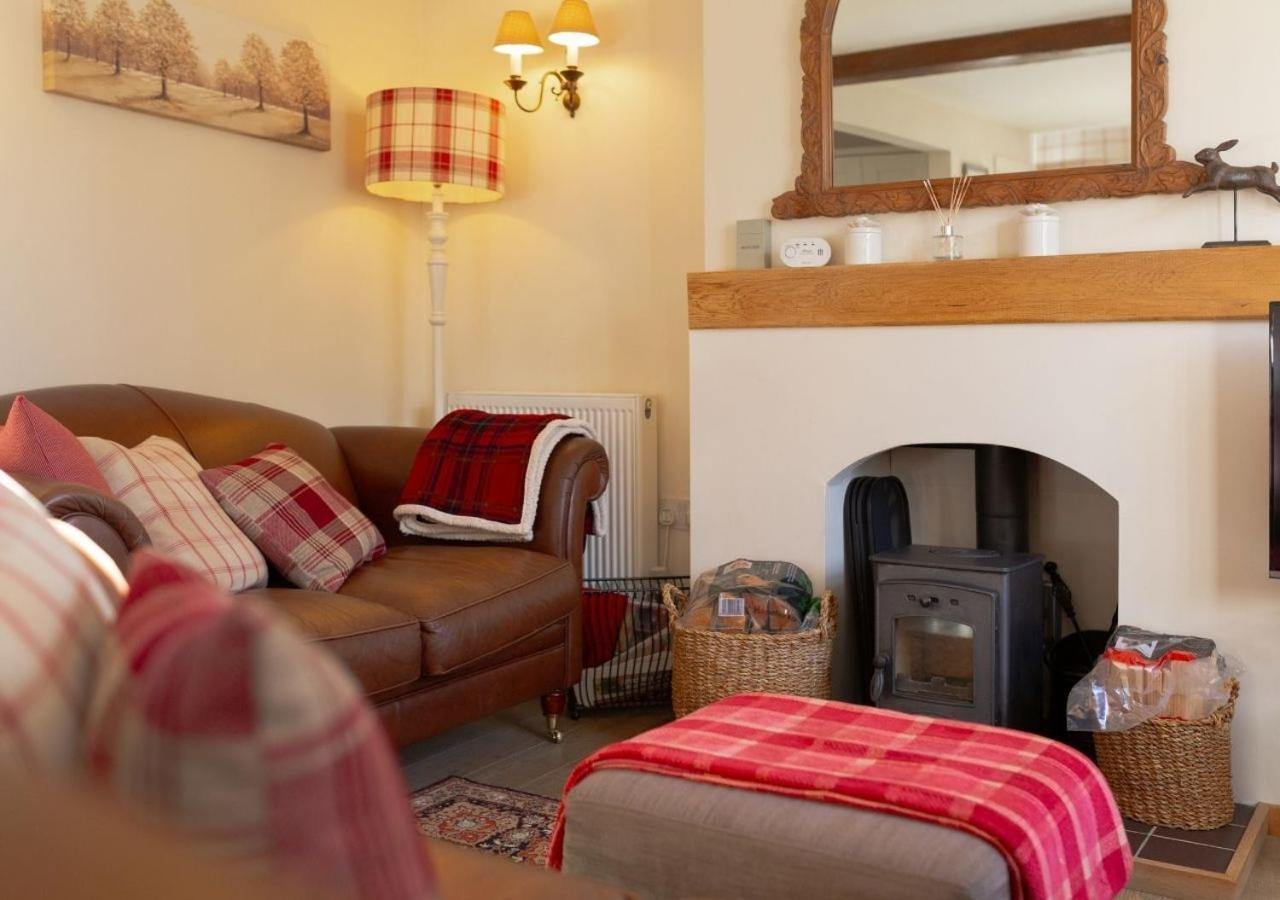 Jasmine Cottage - 2 Bedroom In Heart Of Bourton! Екстер'єр фото