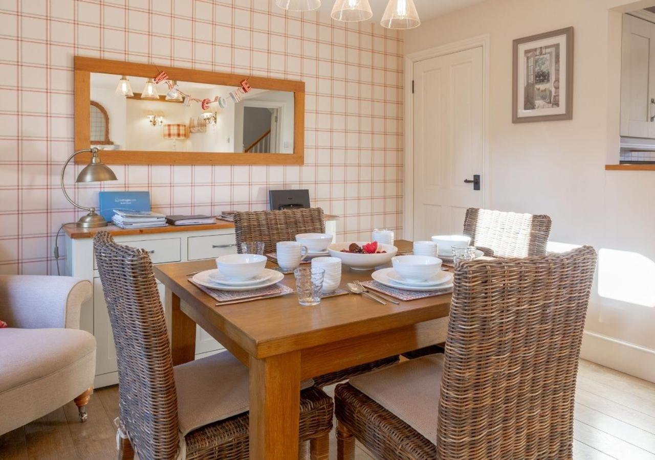 Jasmine Cottage - 2 Bedroom In Heart Of Bourton! Екстер'єр фото
