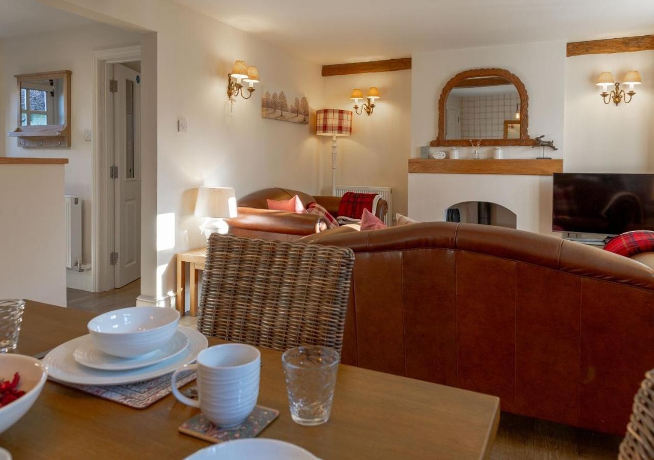 Jasmine Cottage - 2 Bedroom In Heart Of Bourton! Екстер'єр фото